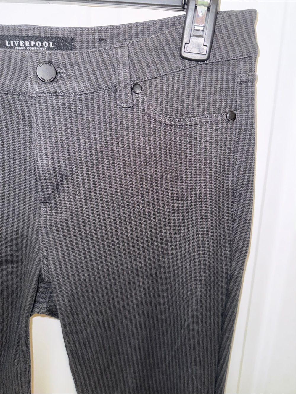 Liverpool Los Angeles Women's Gray Vertical Pinstripe Pants Size 8/29 - Picture 5 of 11